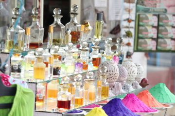 4 pași simpli pentru a descoperi parfumul potrivit